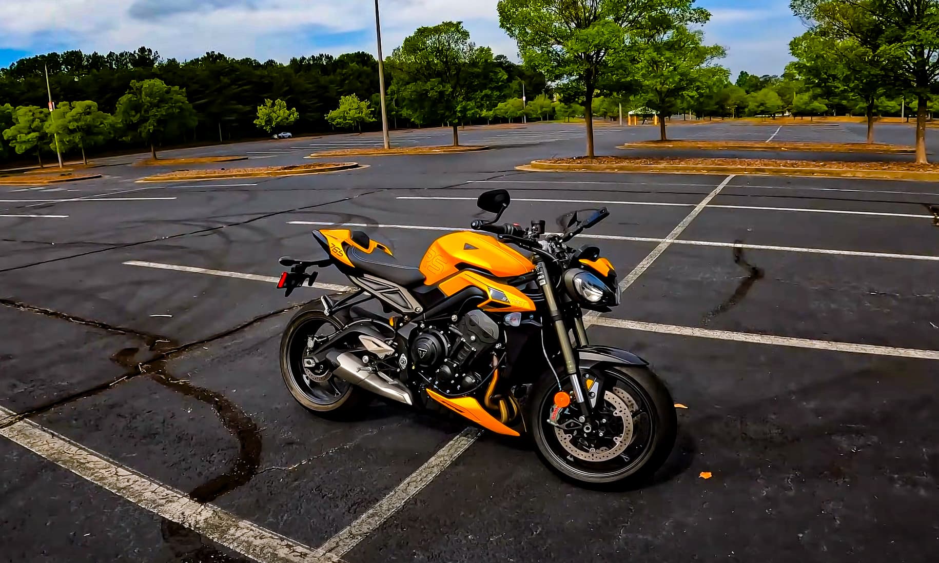 Triumph TRIPLE 765 2025